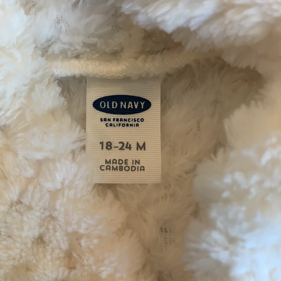 Old Navy- Cream Shawl with hood- 18-24m - Picture 3 of 5
